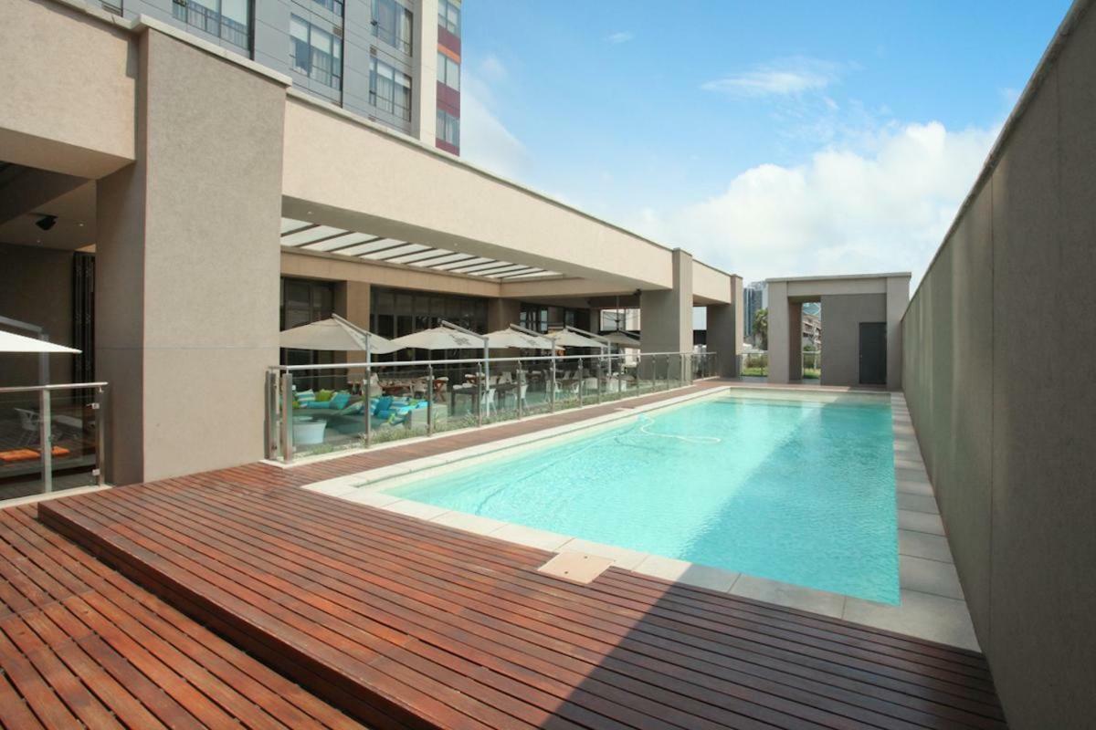 Sandton Skye Suites Johannesburg Bagian luar foto