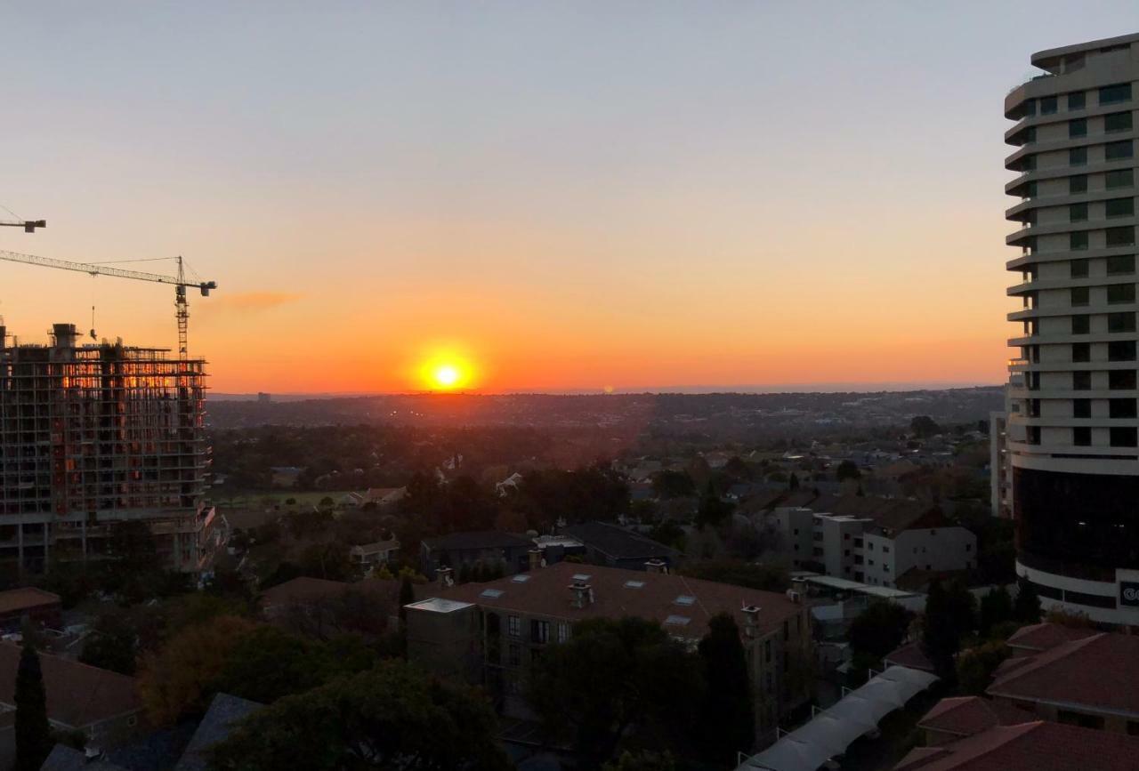 Sandton Skye Suites Johannesburg Bagian luar foto