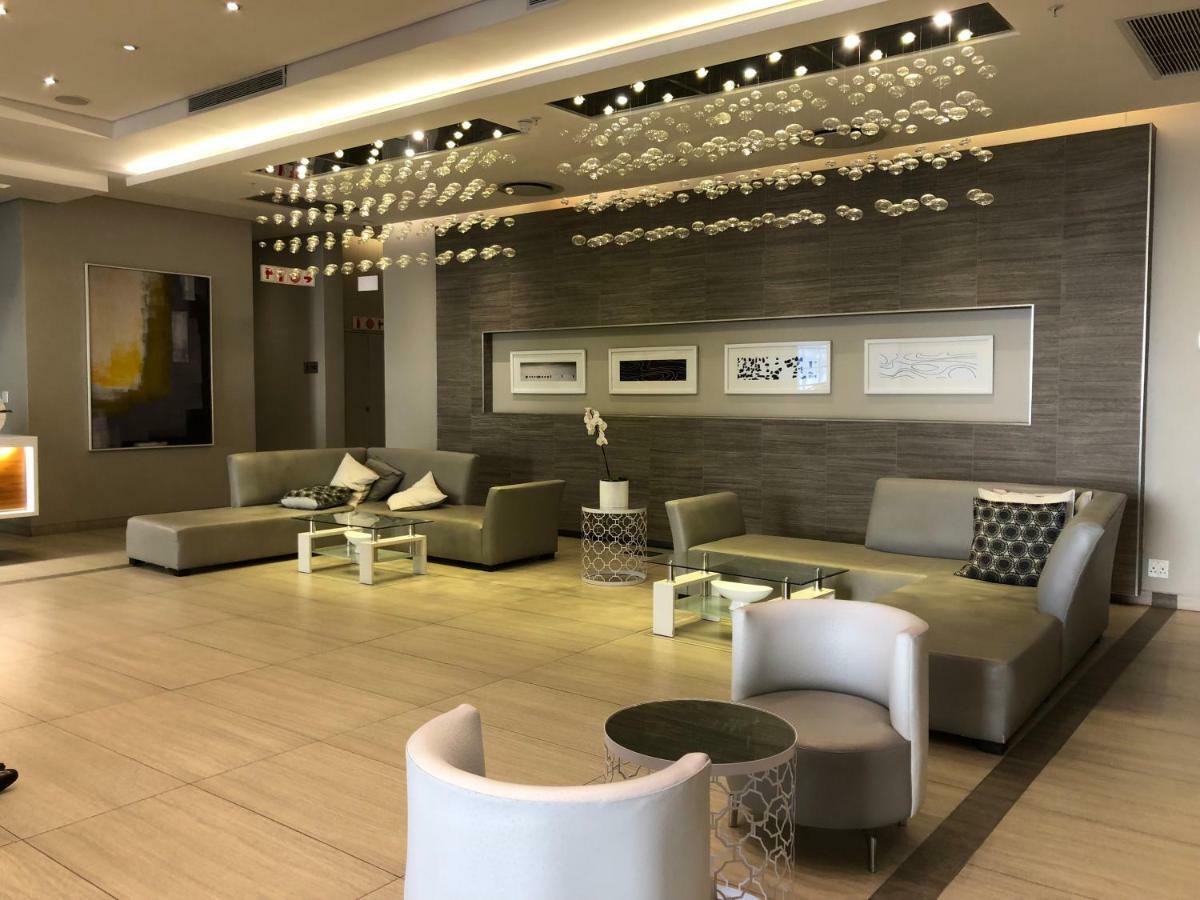 Sandton Skye Suites Johannesburg Bagian luar foto