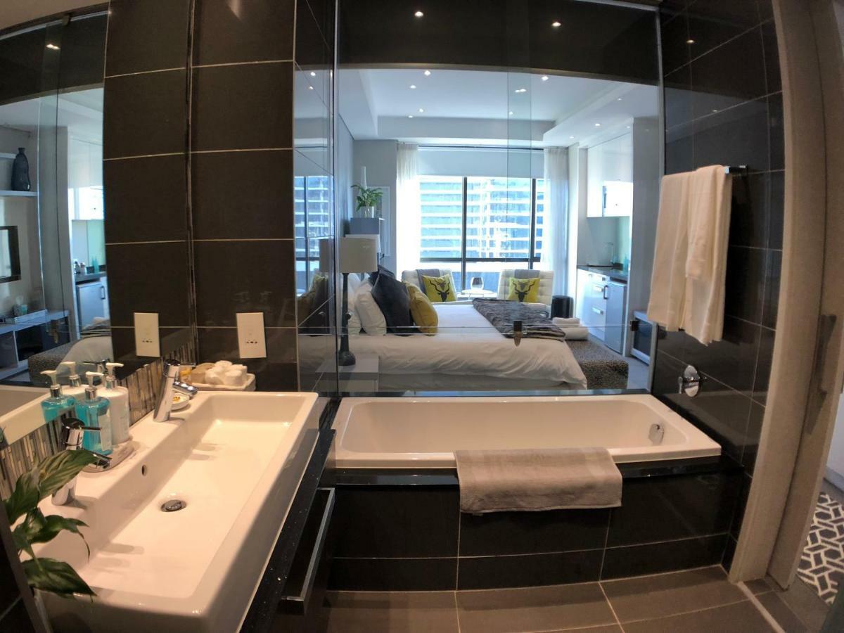 Sandton Skye Suites Johannesburg Bagian luar foto